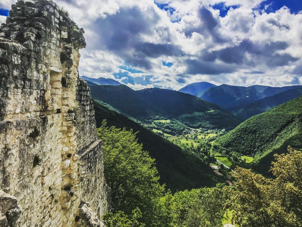 Eremi e Meraviglie naturali sul cammino delle Abbazie (Soft)
